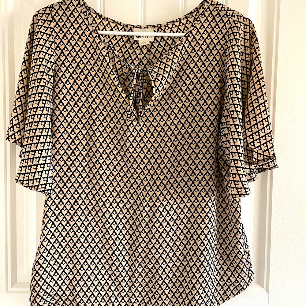 Elegant printed top ✨